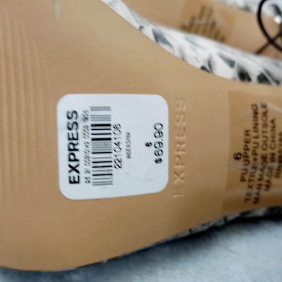 Express Women's Snakeskin Print Pointed Toe Mule Shoe in Size 6 - Picture 8 of 10